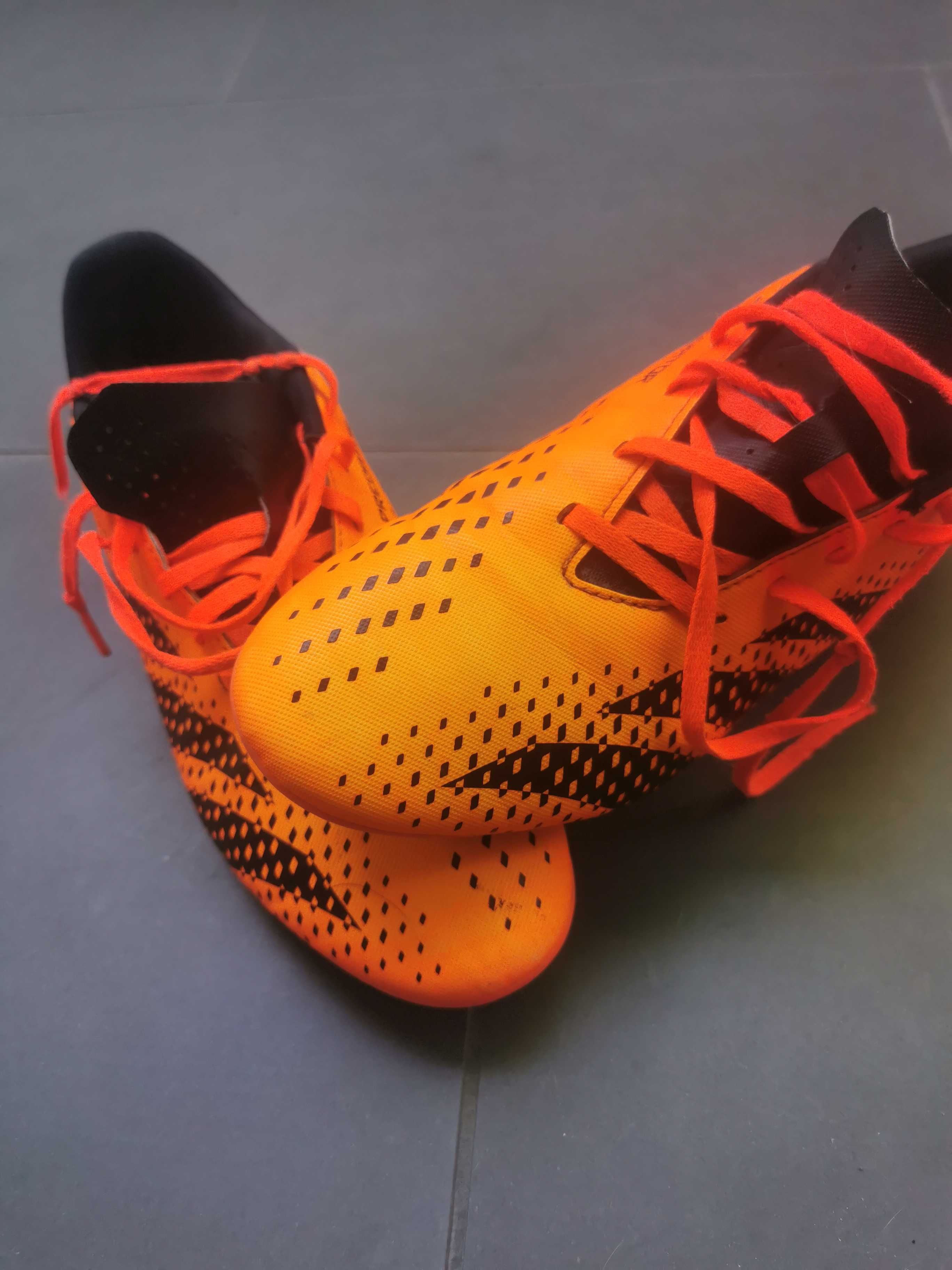 Buty Adidas Predator korki r.40  wkładka 24cm