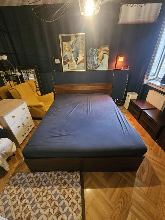 Komplet mebli drewnianych - łóżko, komoda, słupek, szafka nocna x2