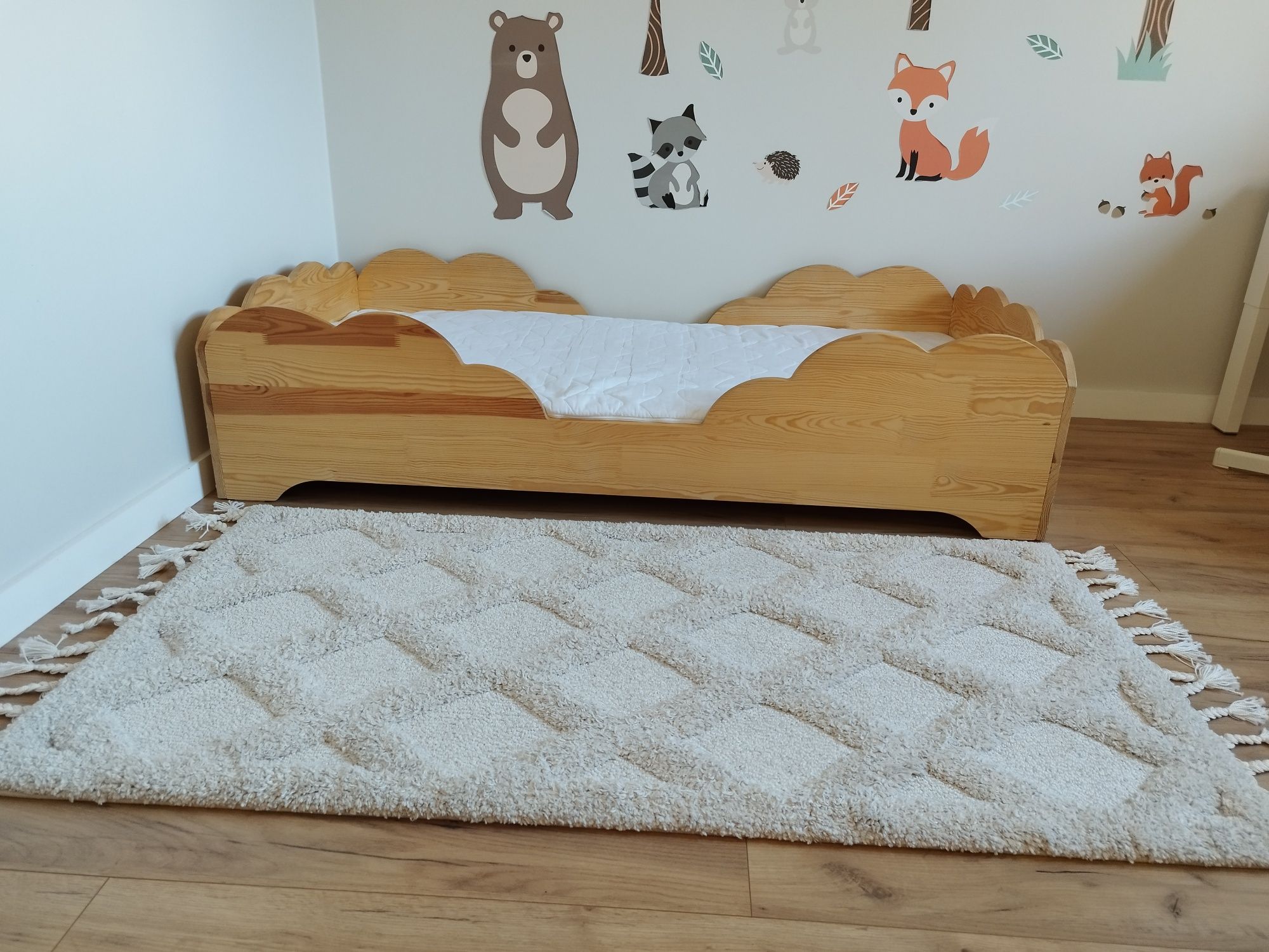 Łóżko drewnianej dla dziewczynki z materacem gryka kokos