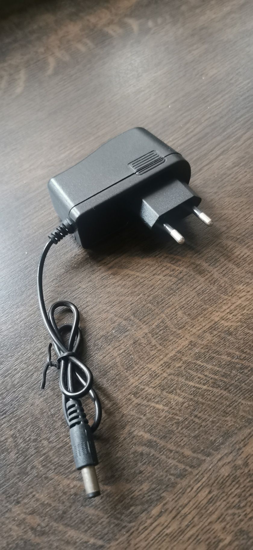 Ładowarka AC/DC 12V 2A 50/60HZ