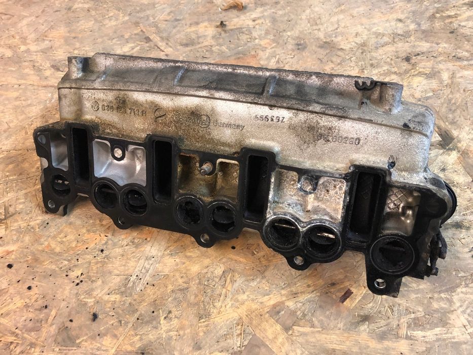 Kolektor ssący Audi A6 C6 A4 B7 2.0 TDI 03G129713H