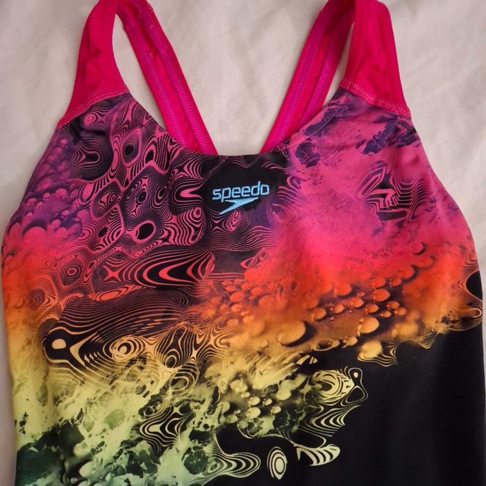 Продам купальник Speedo