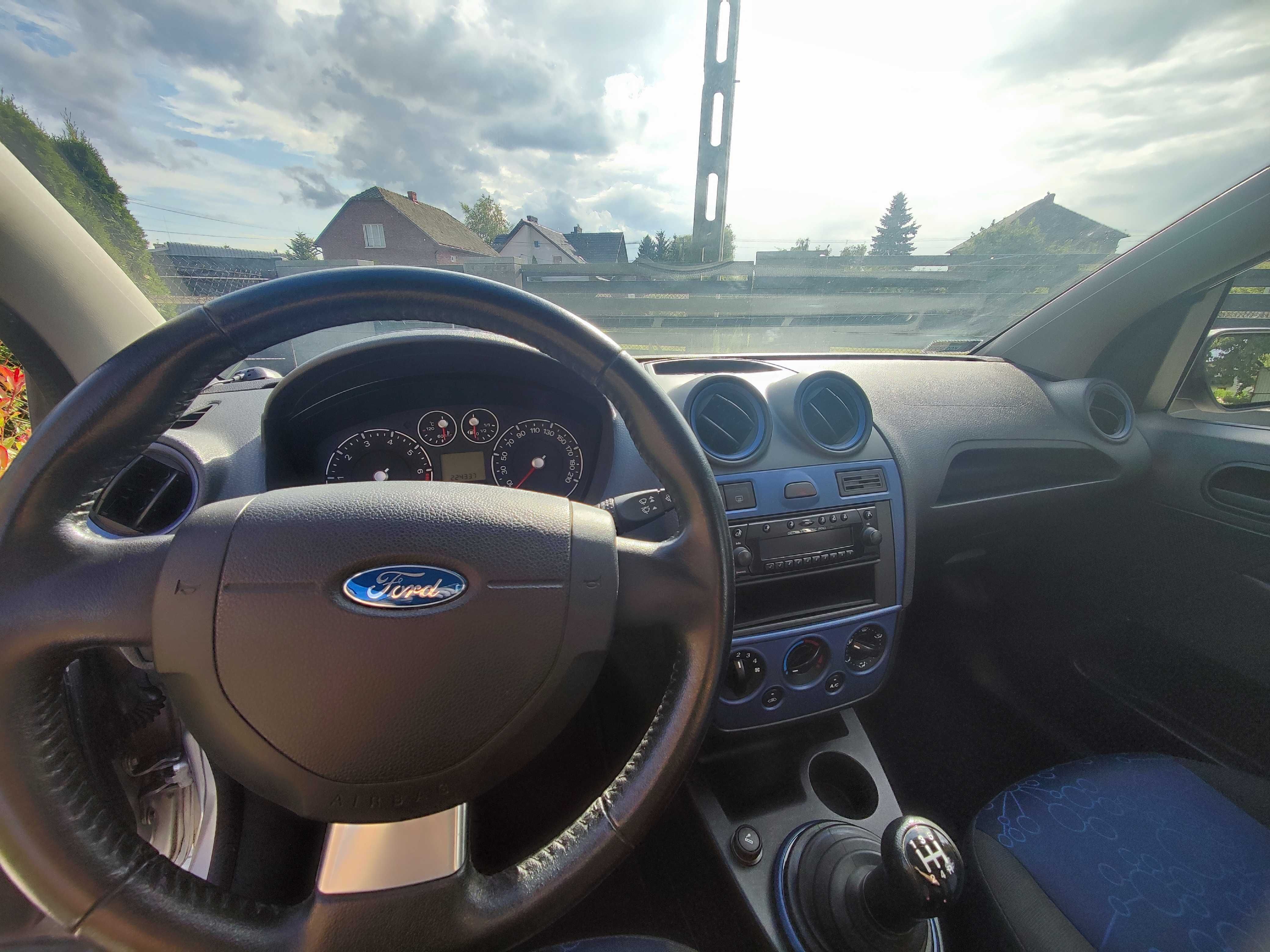 Ford Fiesta Mk6 1.3 Style – 2008 – 69 KM - niedrogi z kompletem kół