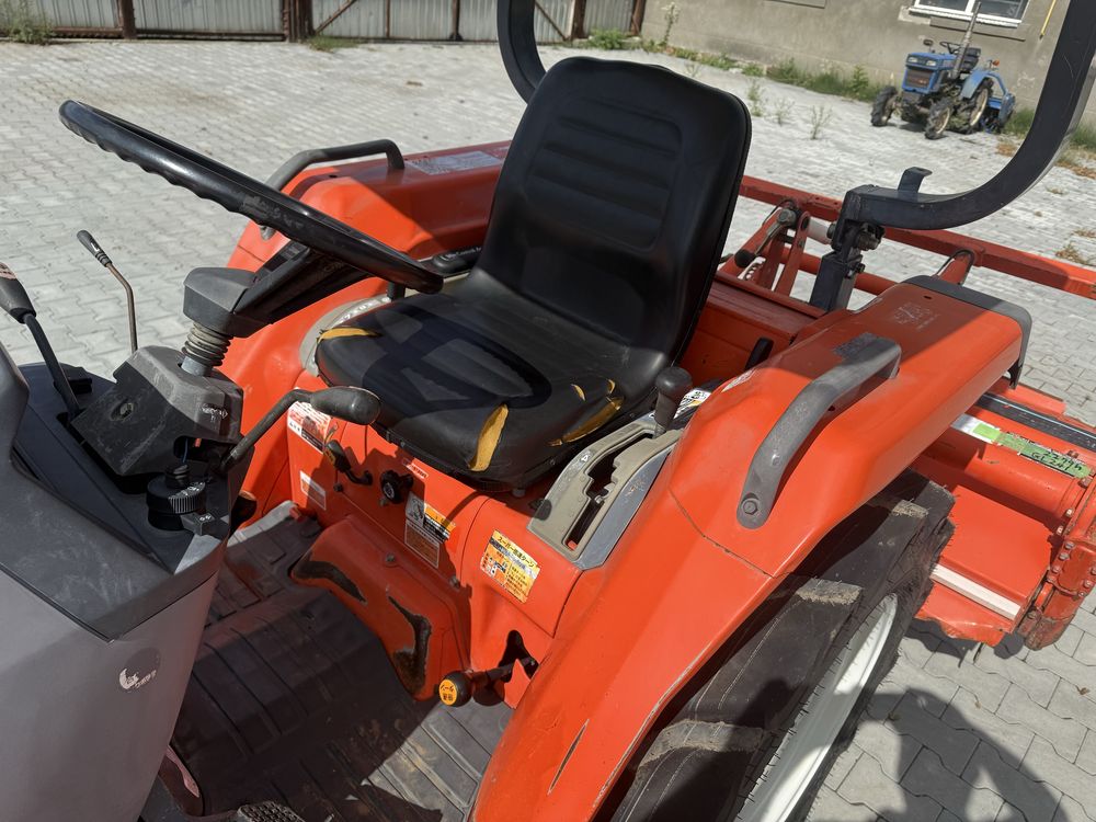 Японський трактор Kubota GL241