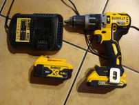 wkrętarka DCD796 DeWalt 2Ah i 5Ah