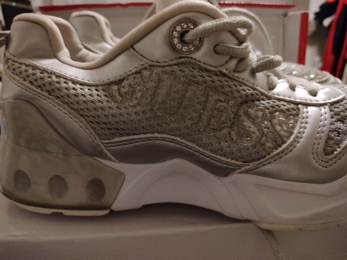 Sneakersy Guess r 39