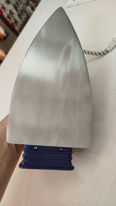 Ferro de engomar a seco Lloytron