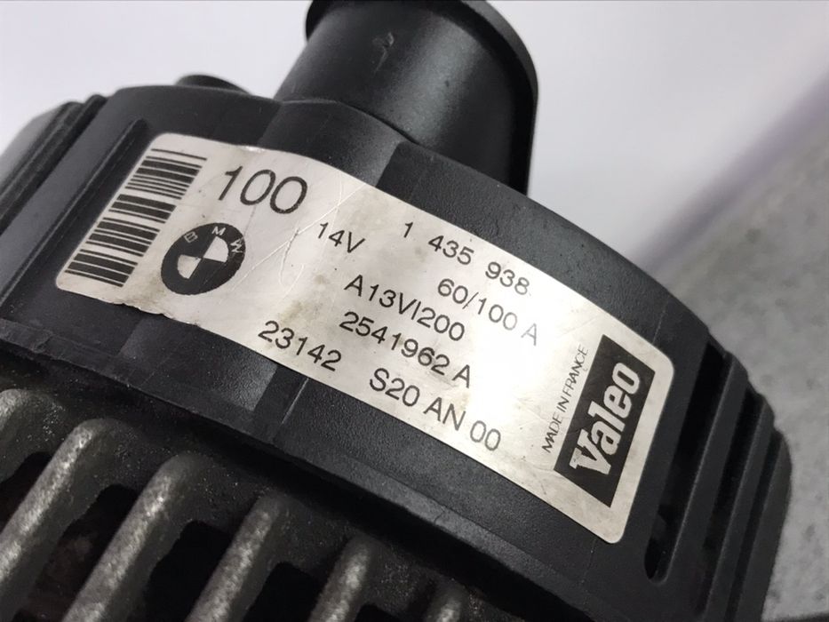Генератор BMW Е46 М43 1.9 і Valeo 1435938 100 A БМВ M43 E46 шрот