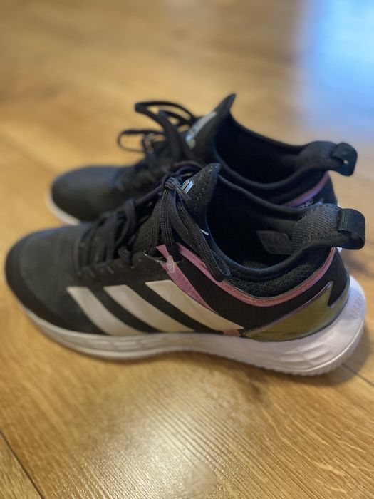 Buty damskie sportowe Adidas Lightstrike