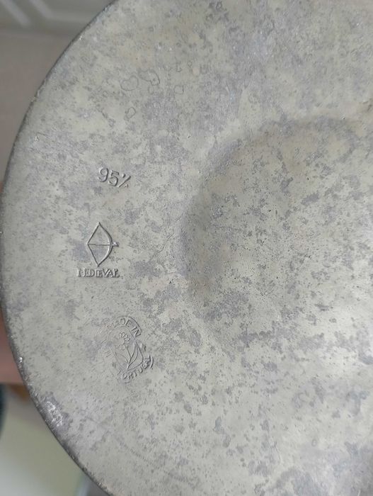 Castiçal antigo em estanho