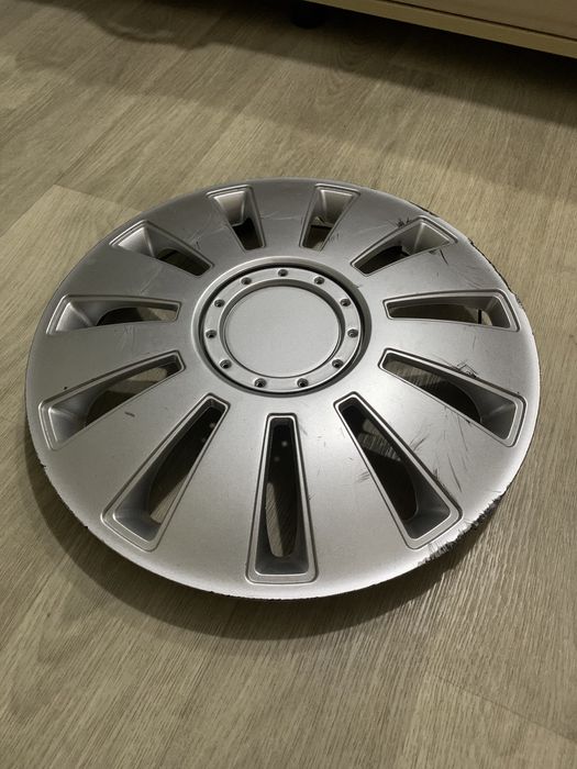 Продам колесні ковпаки