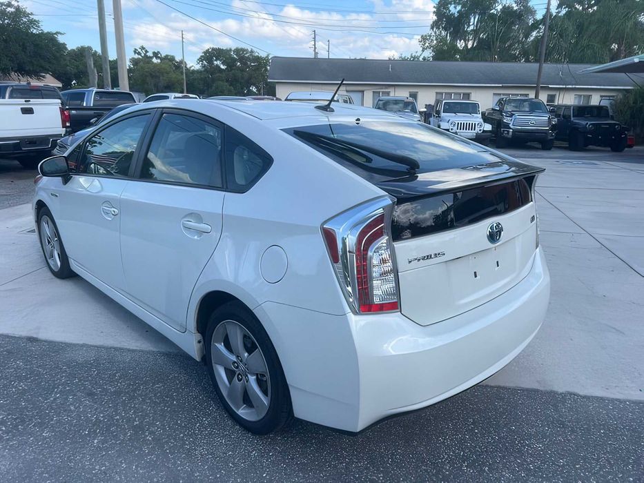 Toyota Prius      2015