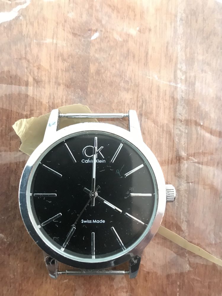 Часи Calvin Klein