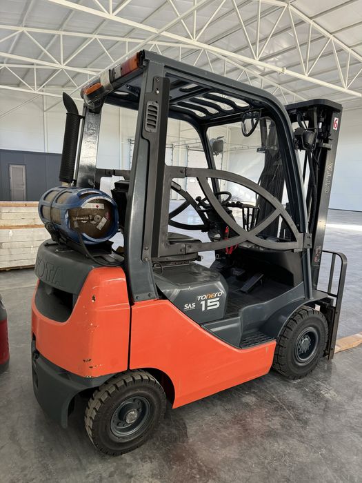 Продаж навантажувача TOYOTA 02-8FGF15, 2009 року в ідеальному стані!