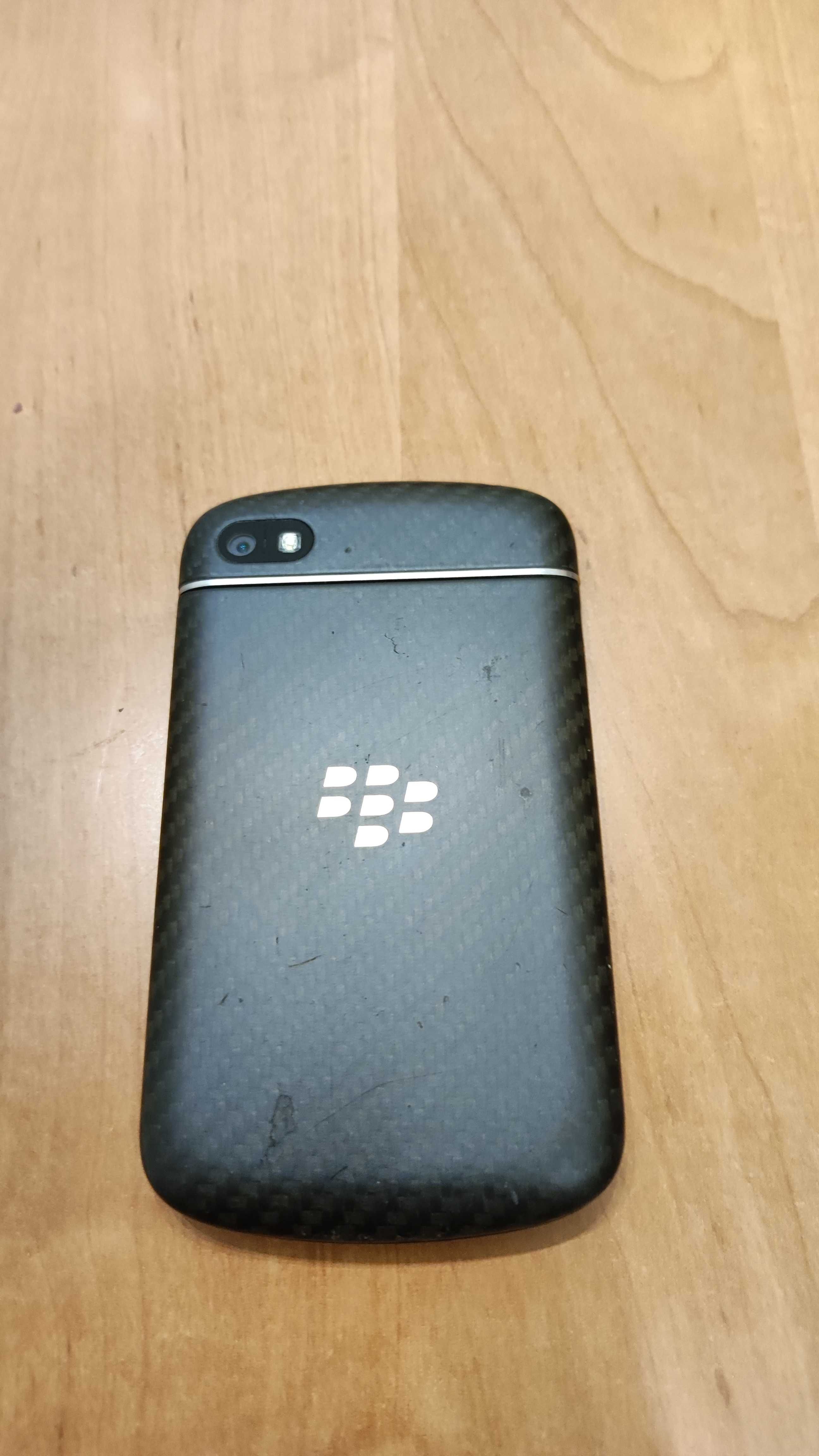 BlackBerry Q10 - bogaty zestaw