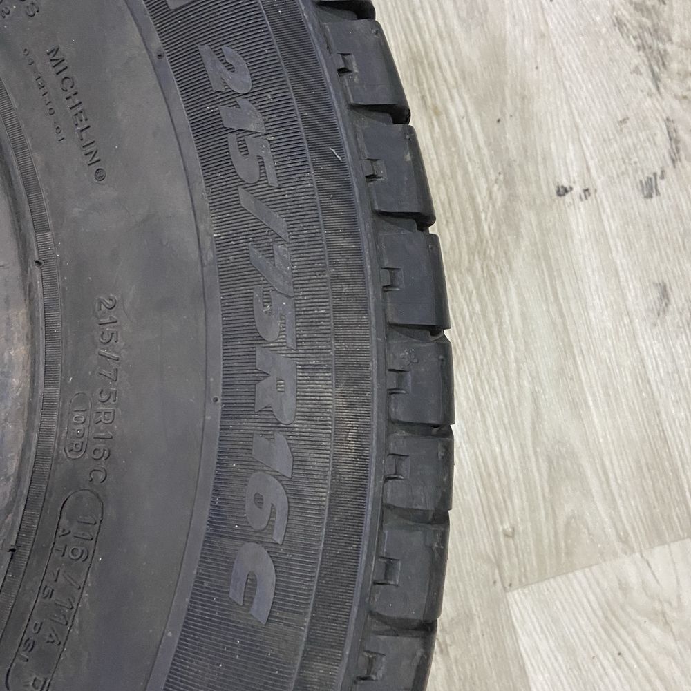 Шини 215/75 r16c Michelin . 2шт.