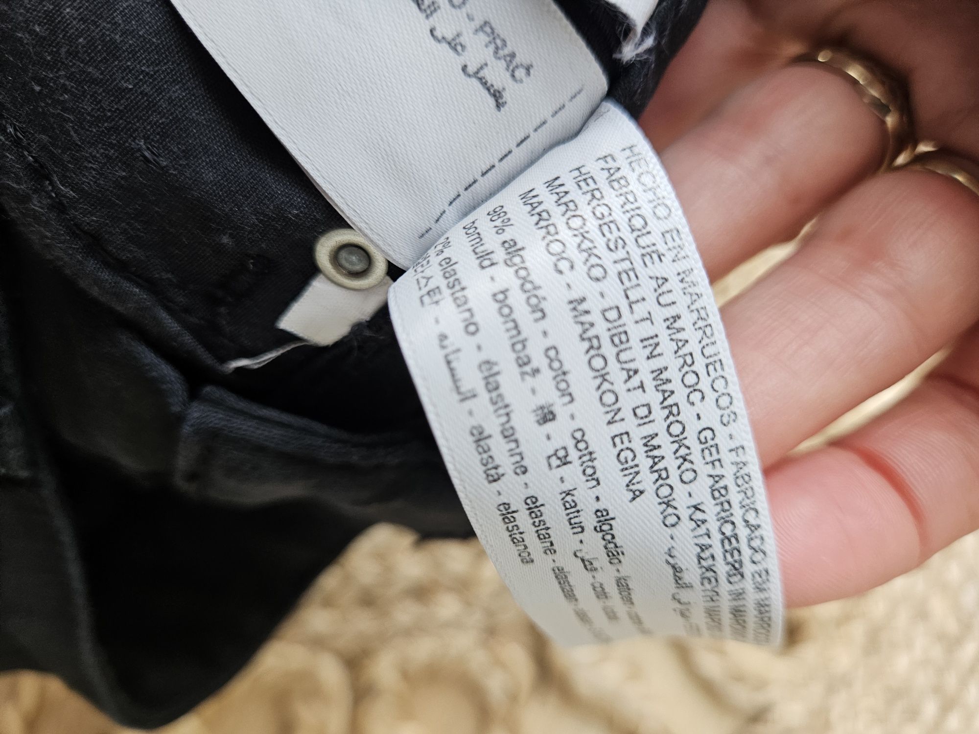Massimo Dutti – czarne spodnie damskie  woskowane rurki proste XS c