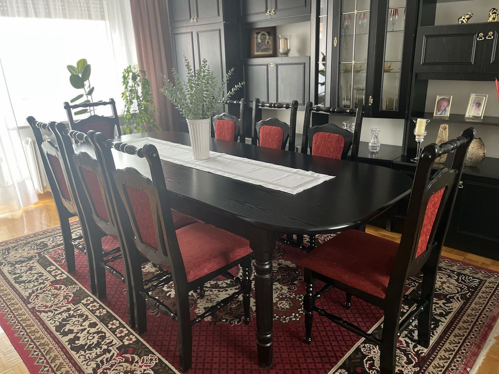 Zestaw duży stół i 10 krzeseł