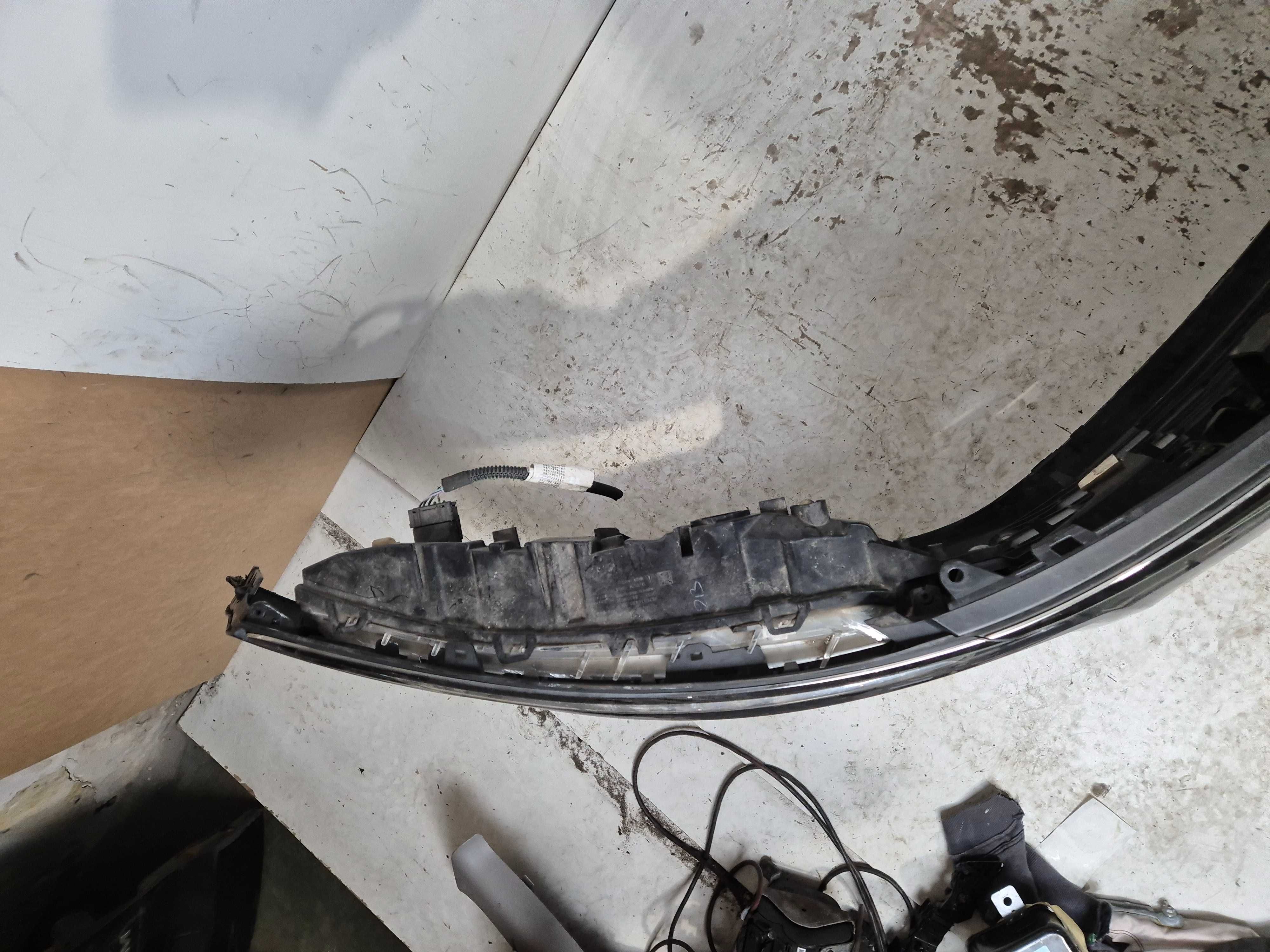 Citroen C4 Grand Picasso II zderzak przedni przód.
