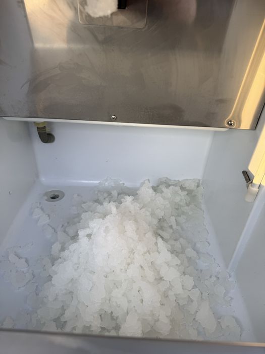 Льодогенератор лускатого льоду 100 кг/доба GGM Gastro