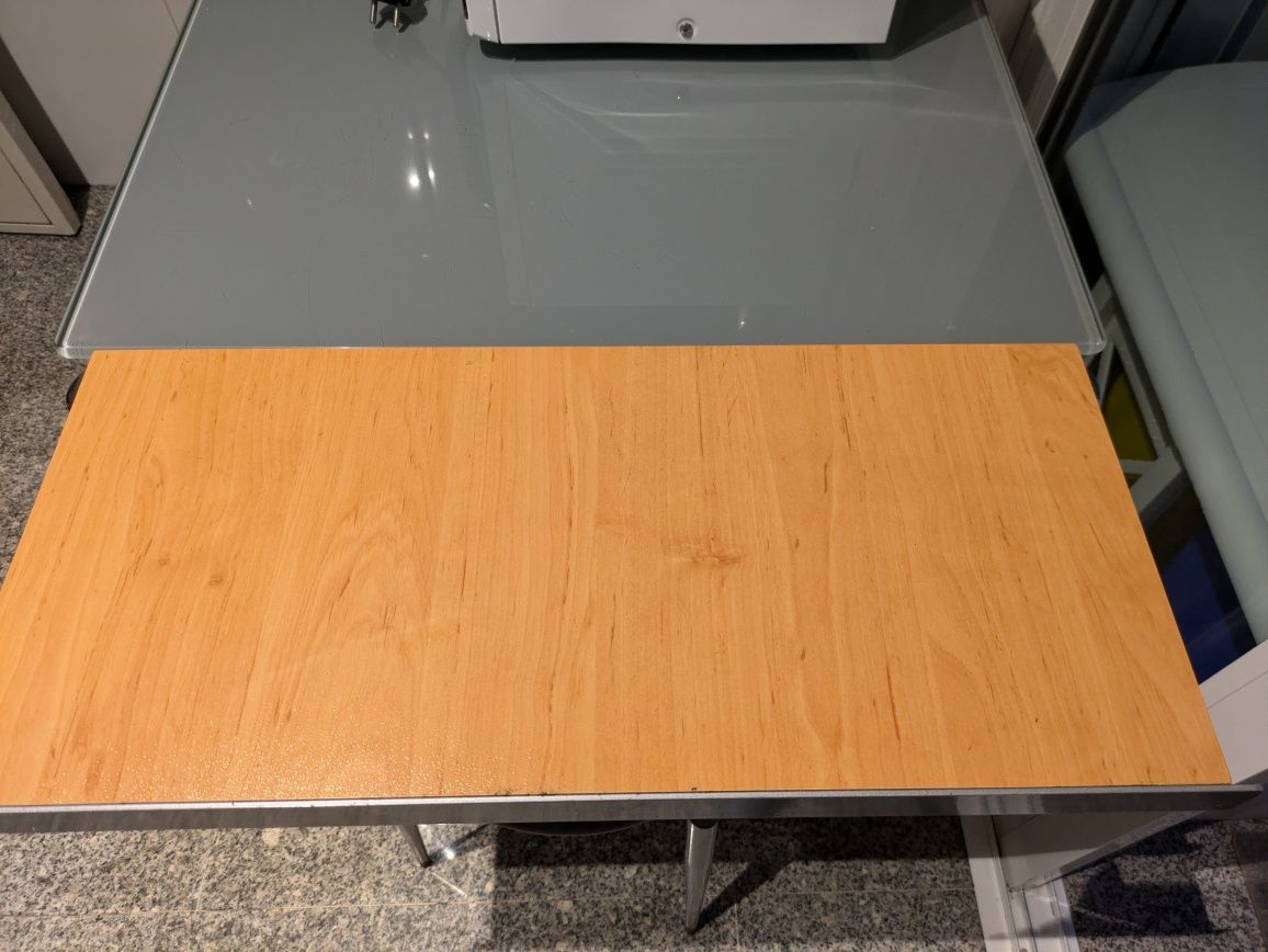 Mesa de cozinha em inox .....,................