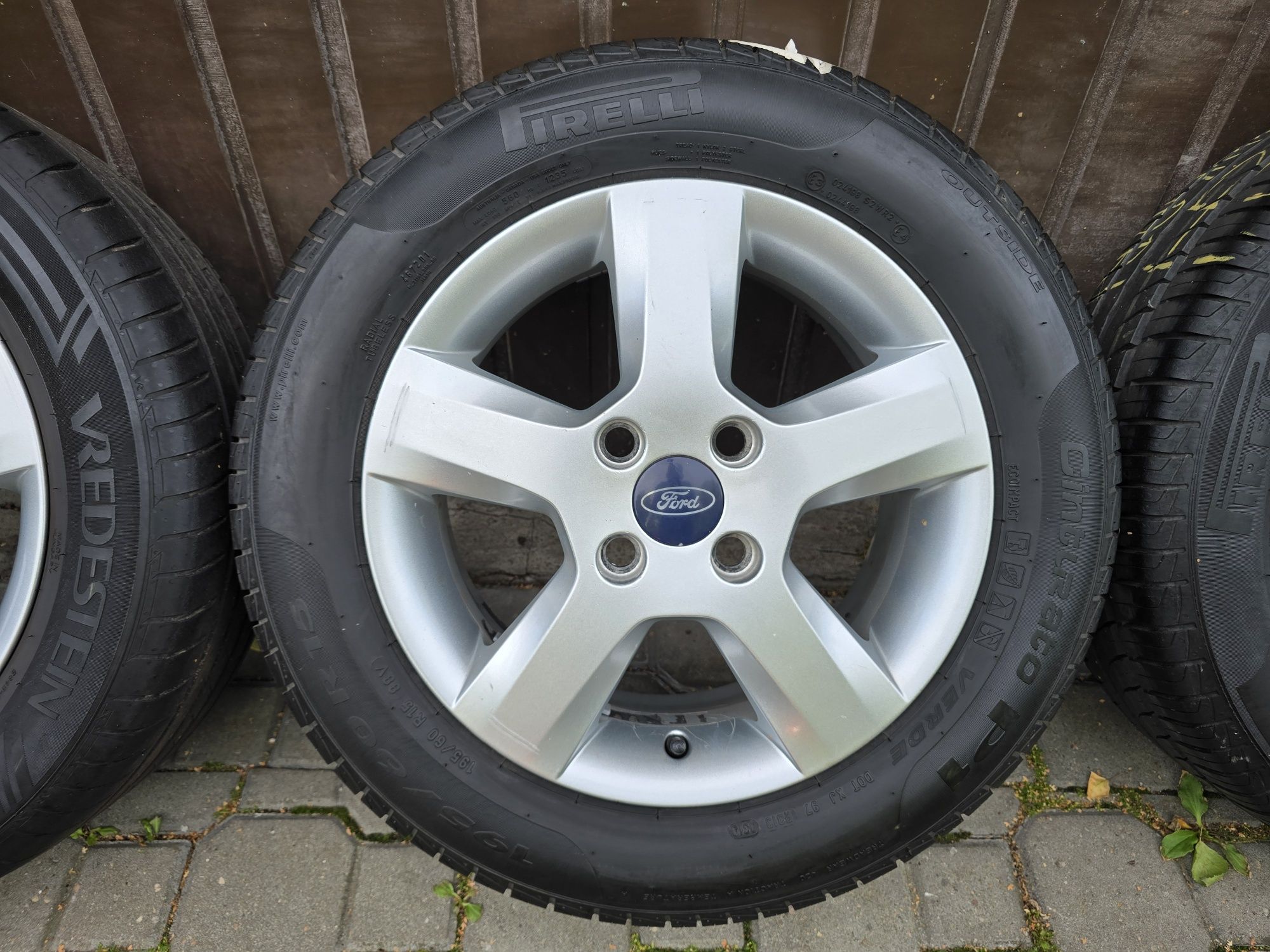 Felgi z oponami 195/60R15 Ford Fusion 4x108 B max Fiesta Focus KA+