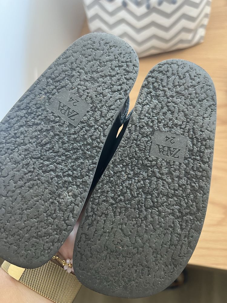 Sandalias crianca