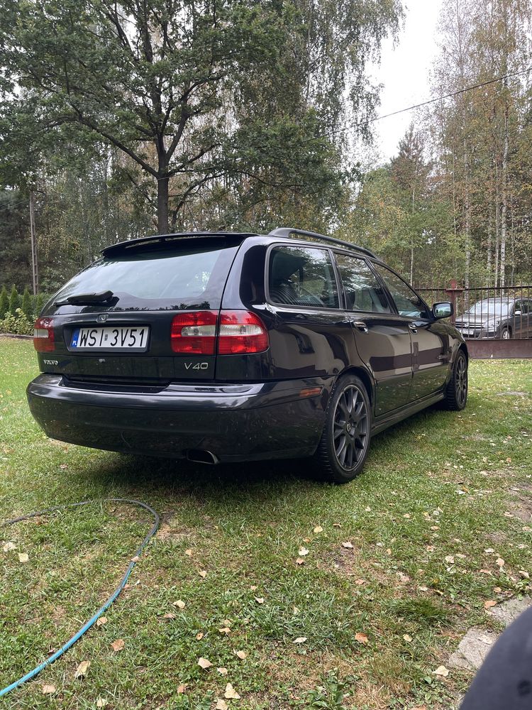 Volvo v40 2003r 1.9 100kW