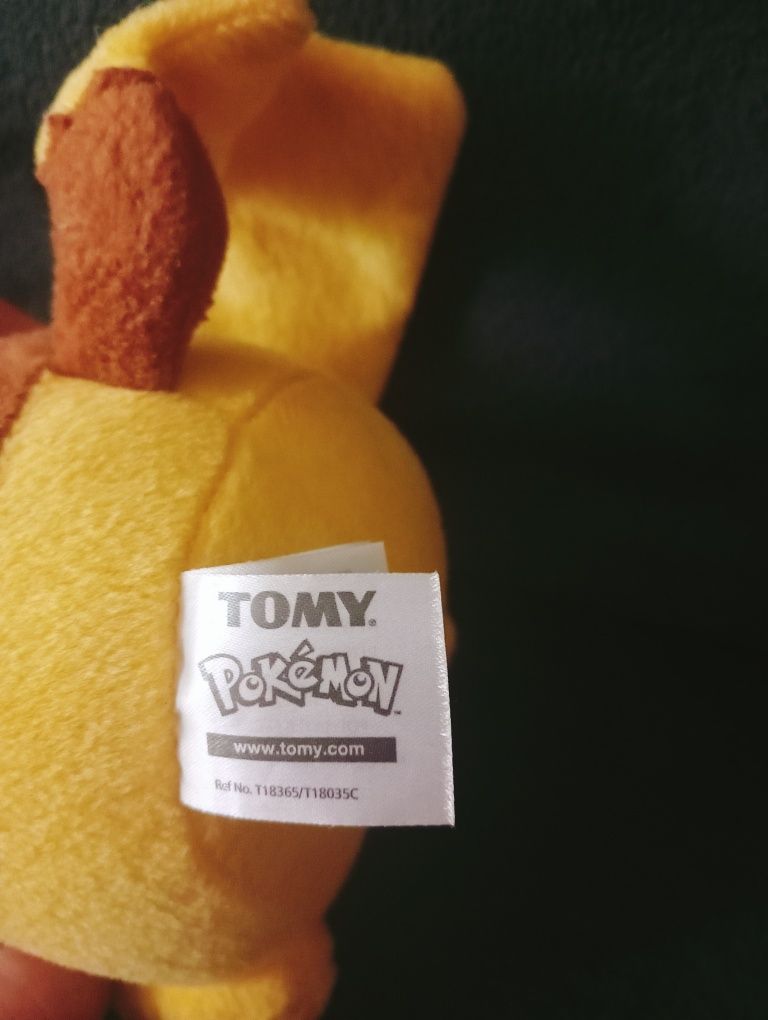 Pikachu maskotka pokemony Nintendo TOMY