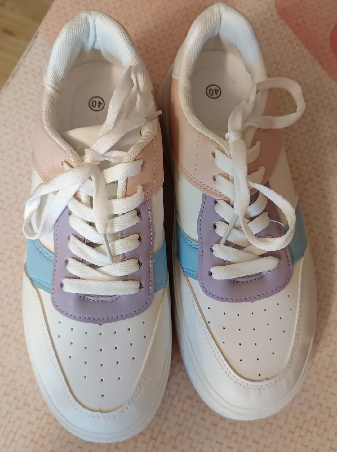 Sneakersy damskie na grubej podeszwie, rozmiar 40
