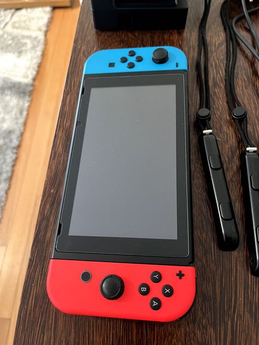 Nintendo Switch - Neon Blue + Neon Red Joy-Con  e SD 256GB