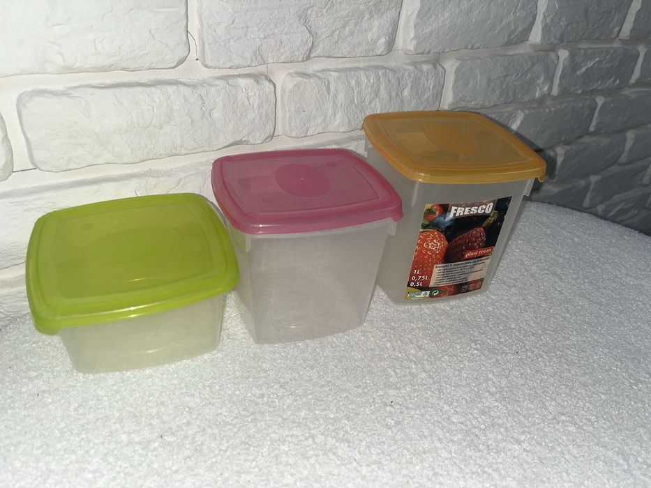 pudełka z kolorowymi pokrywkami 3szt komplet