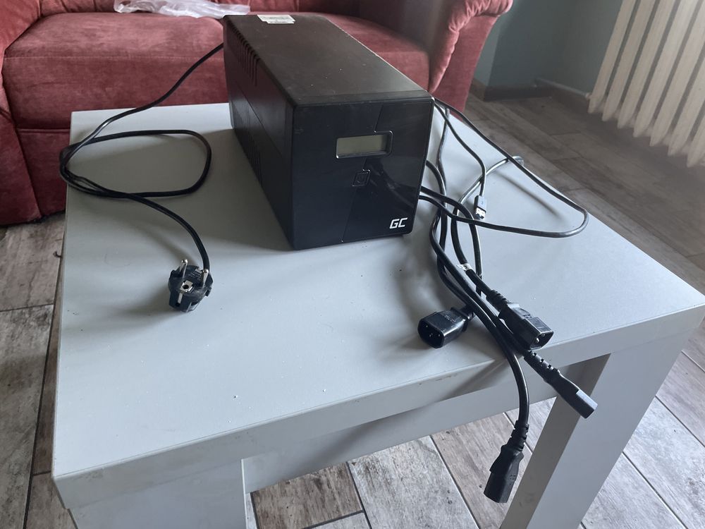 UPS GreenCell 600W 1000VA + kable