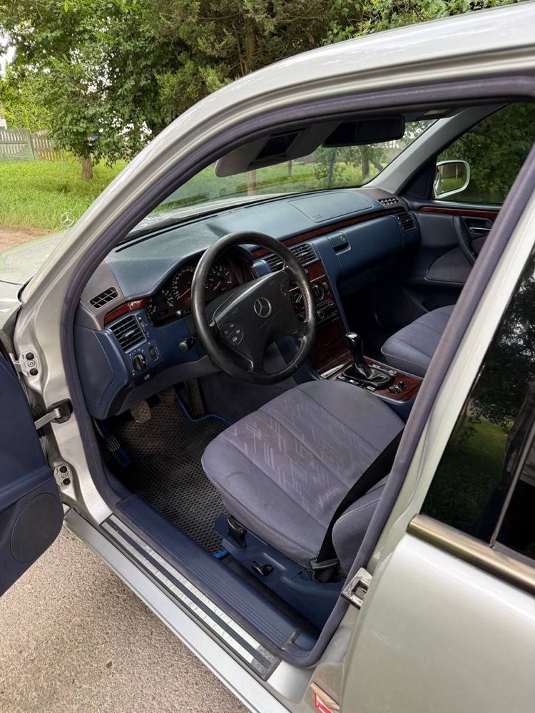 Mercedes-Benz w210 2.2 cdi на повному ходу