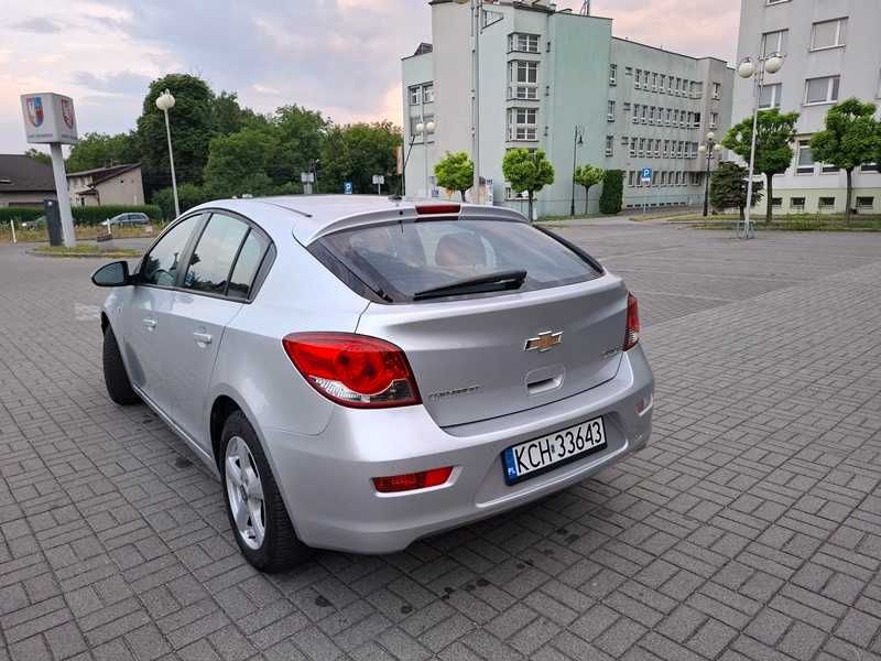 Chevrolet Cruze 1.8 hatchback Stan bdb