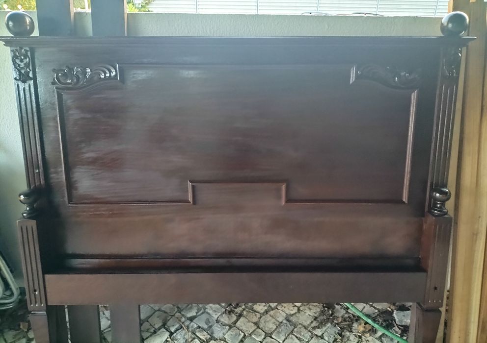 Vendo cama de casal em mogno