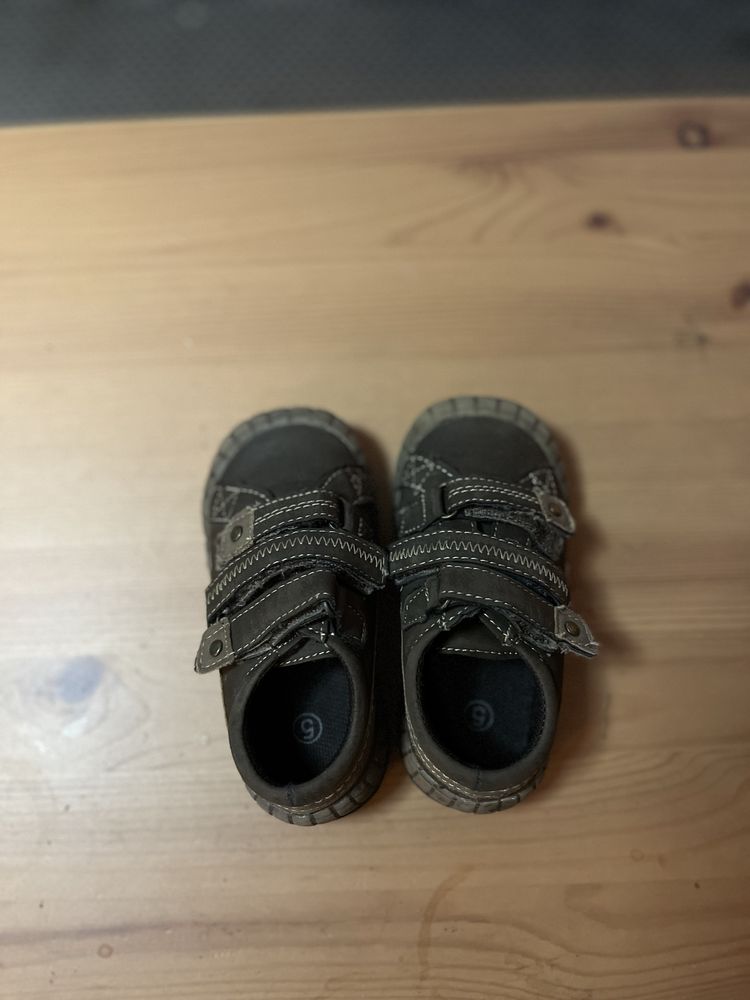 Buty wiosenne Mothercare 21,5