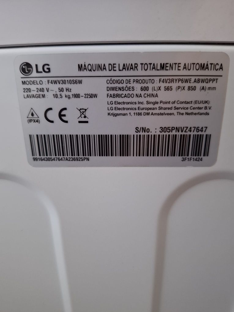 Lavadora de ropa LG de 10.5 KG.