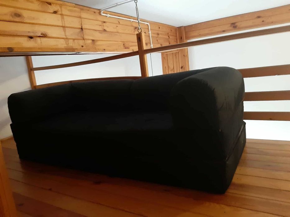Używana sofa do imprezowego miejsca, schowka, piwnicy, etc.