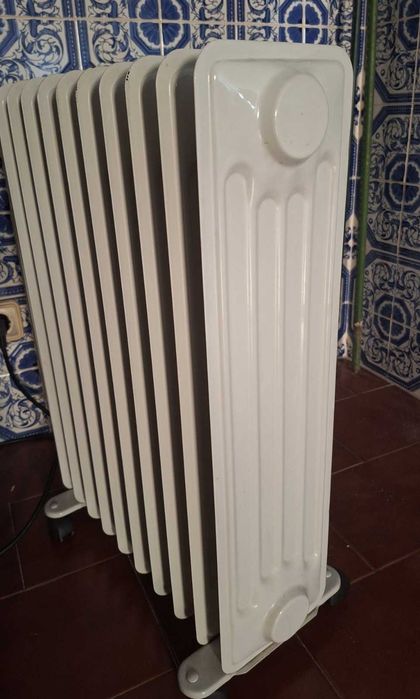 Aquecedor eléctrico a óleo, marca Samar