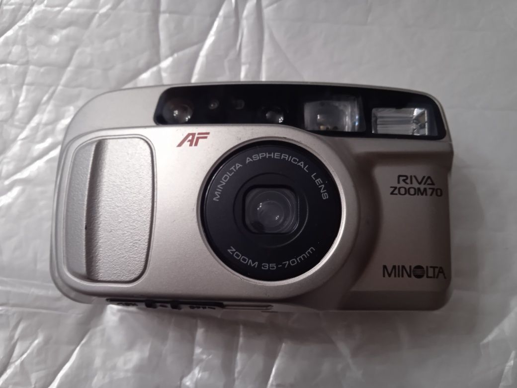 Minolta  Riva Zoom 70