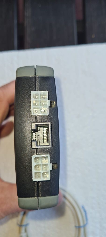 Terminal ręczny Securlift do dzwigu osobowego.