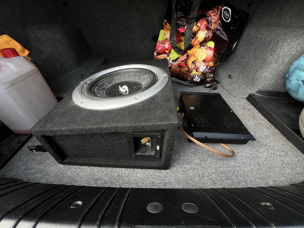 Subwoofer mais amplificador
