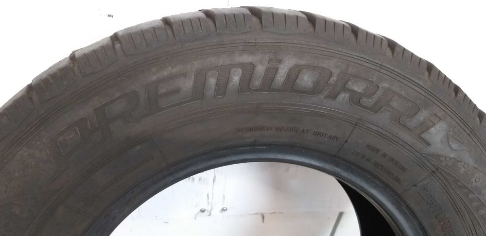 Szt4095F 225/70R15C Premio RI dot.0419