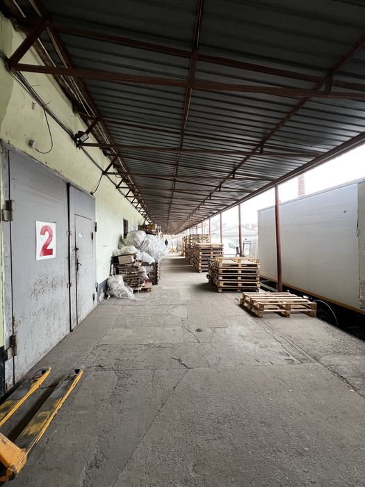 Аренда склады с рампой от 300-1000 квМ, офисное помещение 15-40 квМ.