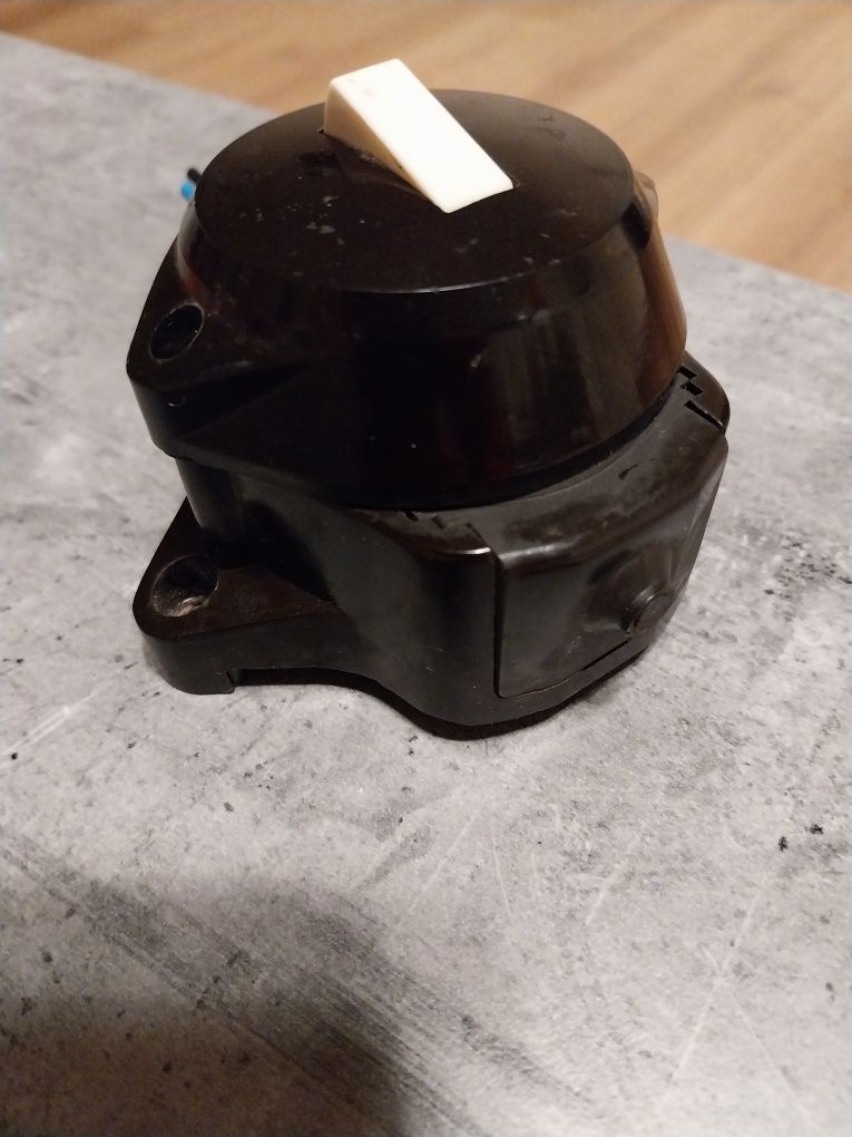 Lampa  loft włącznik JUNG puszka