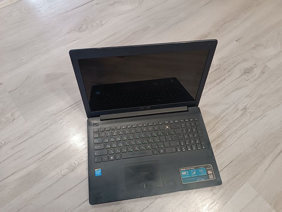 Ноутбук Asus R515M по запчастинах