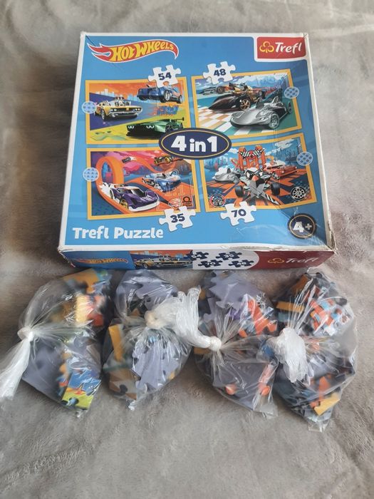 Puzzle Trefl 4w1 z Pojazdami Hot Wheels.