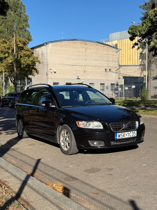 Volvo V50 Volvo V50 1.6 D DRIVE – Ekonomiczne, Komfortowe, Gotowe do Jazdy!