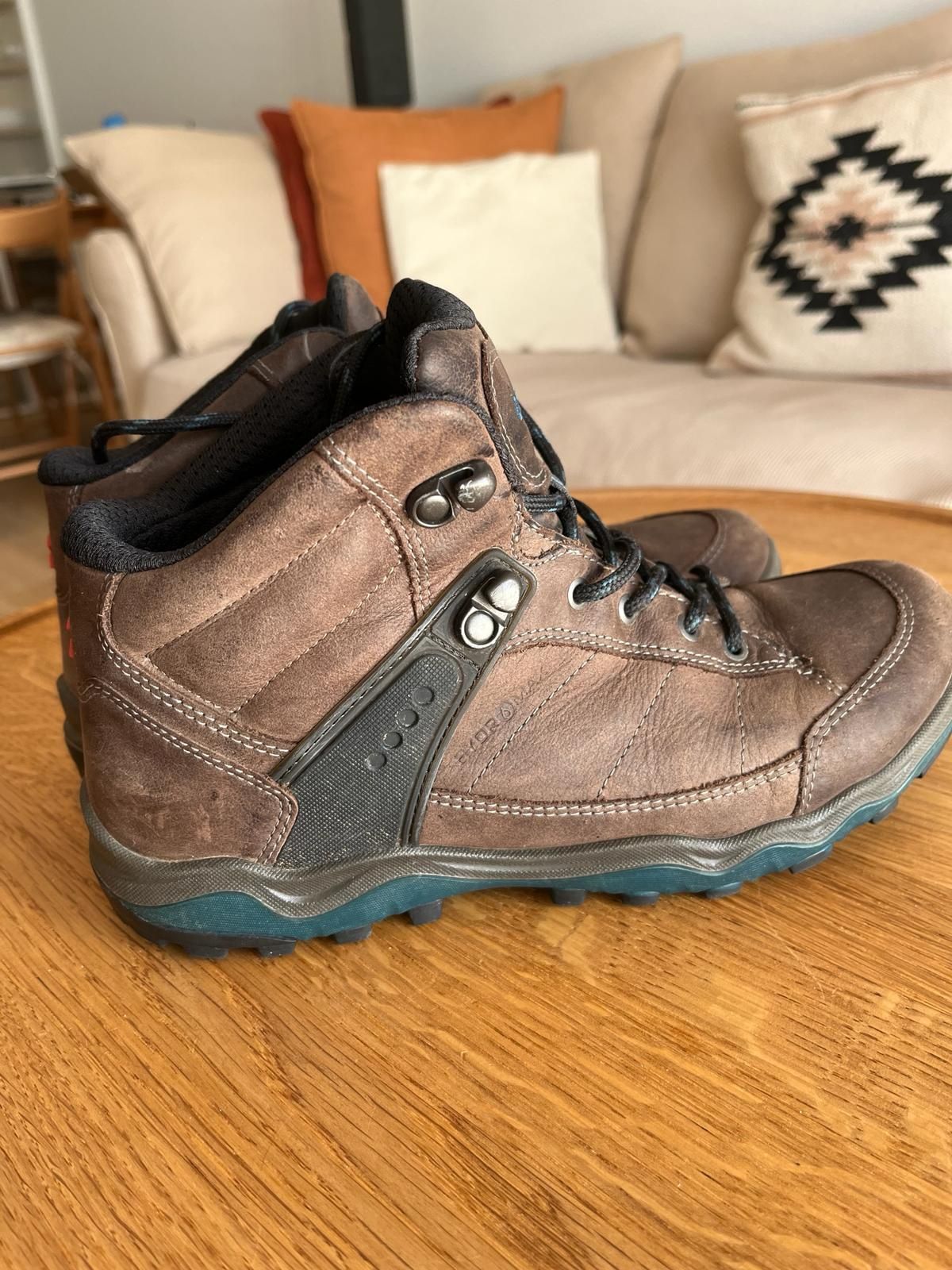 Damskie buty trekkingowe Ecco 37